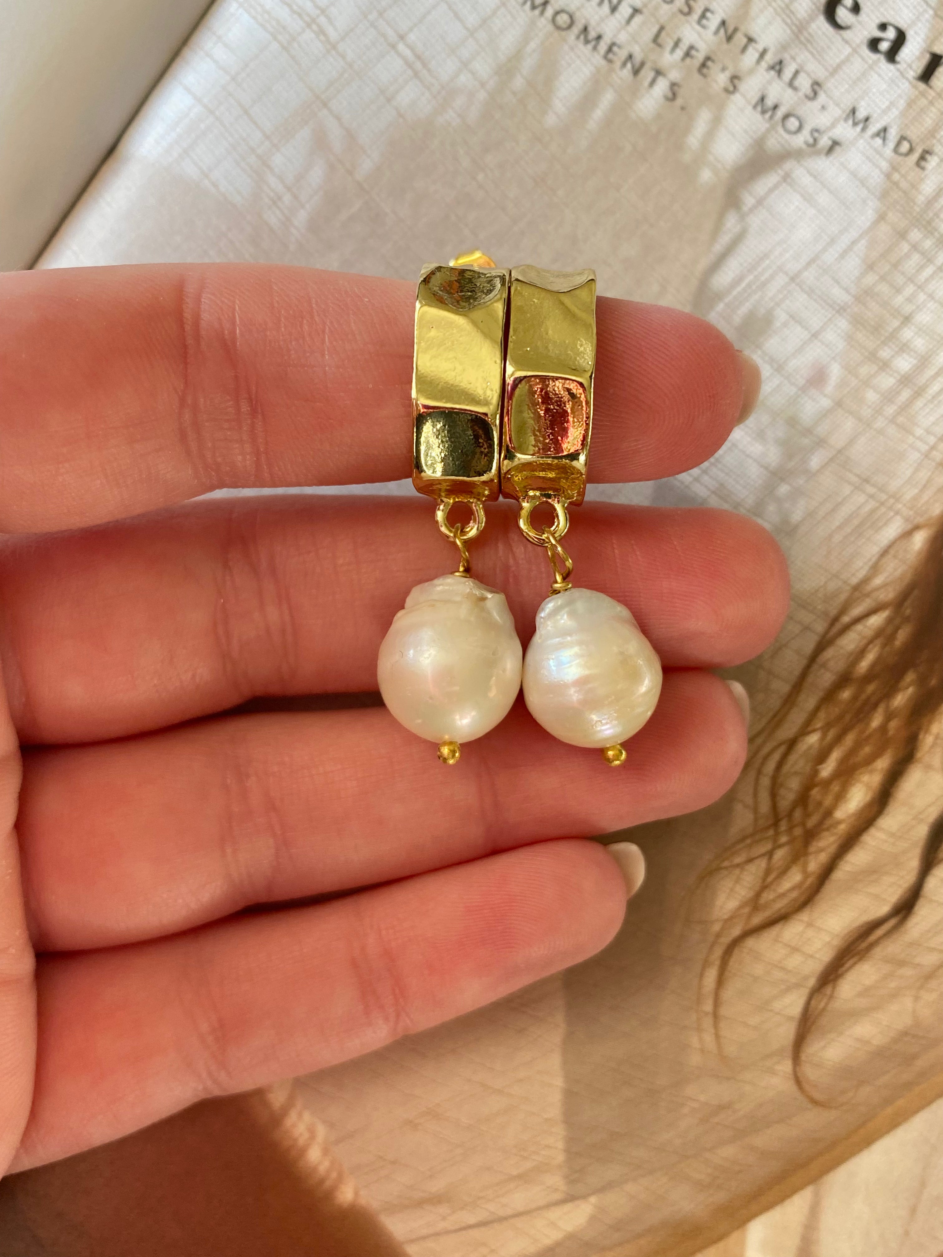 Rome Pearl Earrings